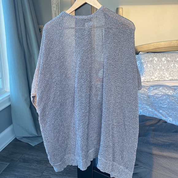 Aritzia Community short sleeve cardigan size Xs/s - Picture 5 of 5